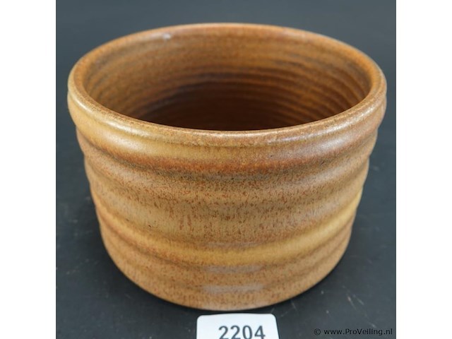 Vintage denby langley canterbury aardewerk suikerpotje met een geribbelde textuur en een warme bruin/okerkleurige glazuur - afbeelding 1 van  5