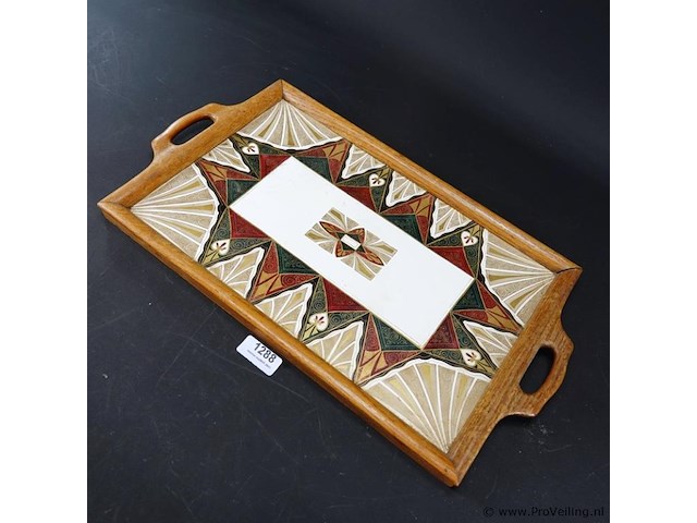 Vintage dienblad. bodem bestaat ui t 1 grote porseleinen tegel - afbeelding 2 van  5