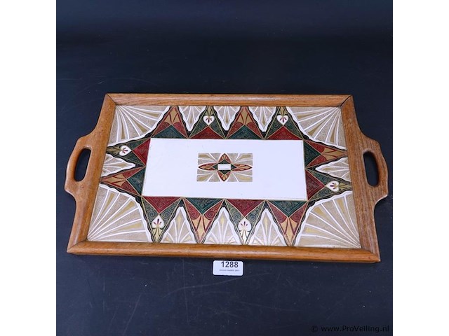 Vintage dienblad. bodem bestaat ui t 1 grote porseleinen tegel - afbeelding 3 van  5