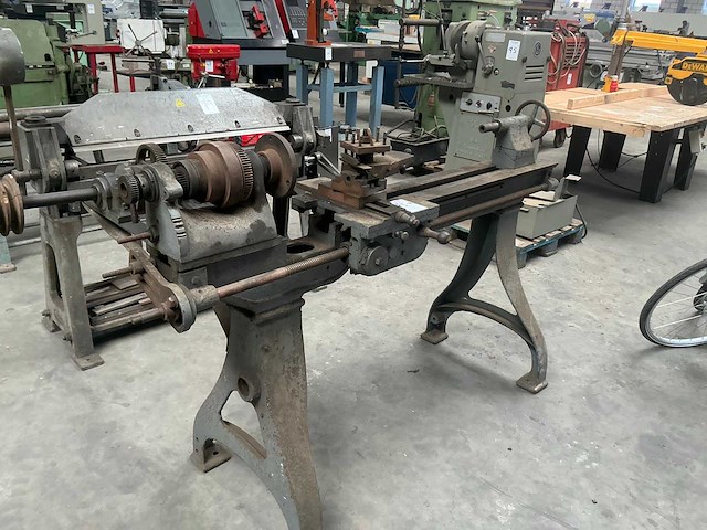 Vintage draaibank decoratief - afbeelding 7 van  13