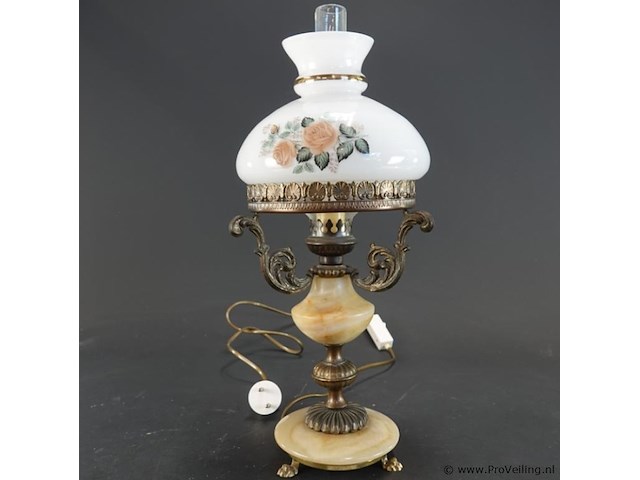 Vintage elektrische olielamp (ook wel hurricane lamp of gone with the wind-lamp genoemd) in brocante stijl - afbeelding 2 van  5