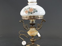 Vintage elektrische olielamp (ook wel hurricane lamp of gone with the wind-lamp genoemd) in brocante stijl - afbeelding 2 van  5