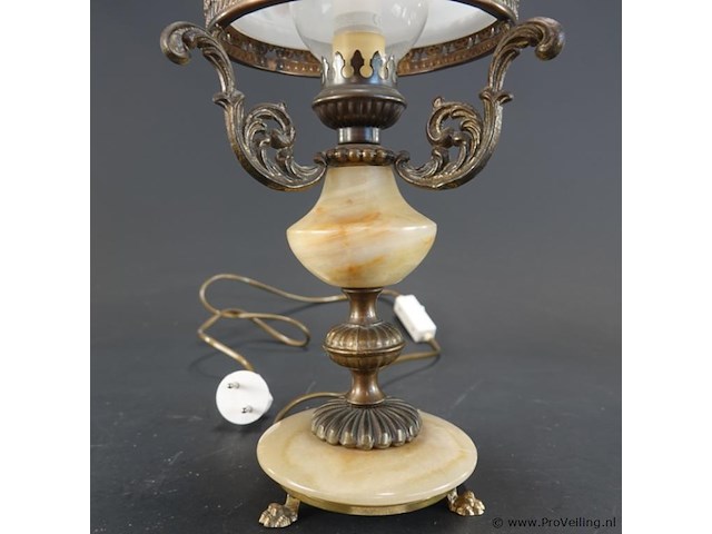Vintage elektrische olielamp (ook wel hurricane lamp of gone with the wind-lamp genoemd) in brocante stijl - afbeelding 3 van  5