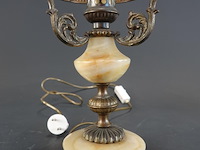 Vintage elektrische olielamp (ook wel hurricane lamp of gone with the wind-lamp genoemd) in brocante stijl - afbeelding 3 van  5