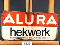 Vintage emaille reclamebord van alura hekwerk uit noordwijkerhout
