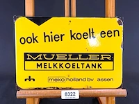 Vintage emaille reclamebord van een mueller melkkoeltank, gedistribueerd door meko holland b.v. in assen