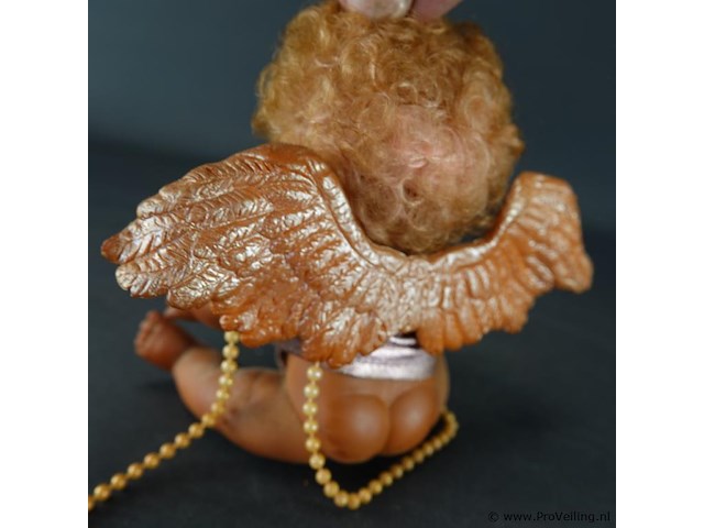 Vintage engelenpop met een porseleinen gezicht en gouden vleugels - afbeelding 4 van  5