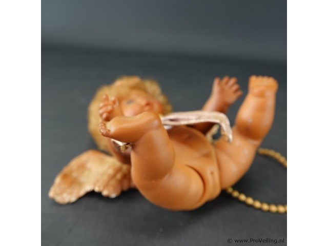 Vintage engelenpop met een porseleinen gezicht en gouden vleugels - afbeelding 5 van  5