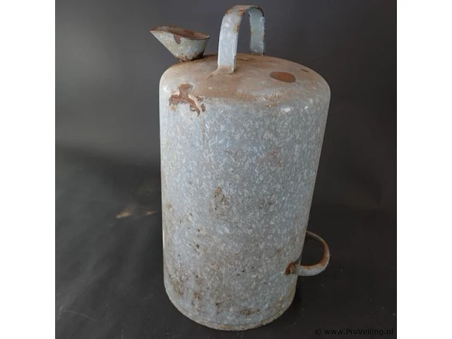 Vintage esso 5-liter petroleumkan van emaille met een grijze spikkelafwerking uit het midden van de 20e eeuw - afbeelding 4 van  6