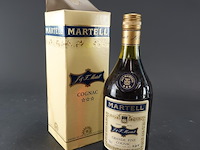 Vintage fles martell grande fine cognac, waarschijnlijk geproduceerd tussen de jaren 1960 en 1980. - afbeelding 1 van  5