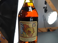 Vintage fles martell grande fine cognac, waarschijnlijk geproduceerd tussen de jaren 1960 en 1980. - afbeelding 4 van  5