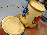Vintage geëmailleerde emmer met deksel - afbeelding 5 van  5