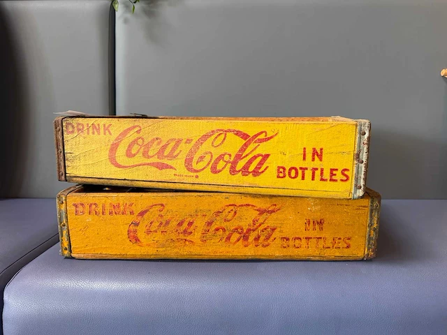 Vintage gele houten coca cola flessenkrat (2x) - afbeelding 1 van  6
