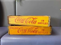 Vintage gele houten coca cola flessenkrat (2x) - afbeelding 1 van  6