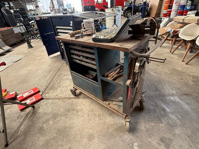 Vintage gereedschapswagen met inhoud - afbeelding 2 van  9