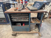 Vintage gereedschapswagen met inhoud - afbeelding 3 van  9