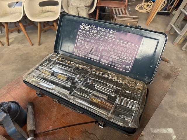 Vintage gereedschapswagen met inhoud - afbeelding 4 van  9