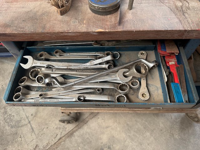 Vintage gereedschapswagen met inhoud - afbeelding 5 van  9