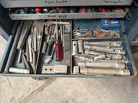 Vintage gereedschapswagen met inhoud - afbeelding 8 van  9