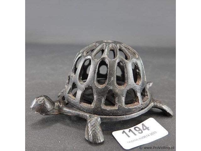 Vintage gietijzeren touwhouder in de vorm van een schildpad - afbeelding 1 van  5