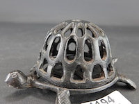 Vintage gietijzeren touwhouder in de vorm van een schildpad - afbeelding 1 van  5