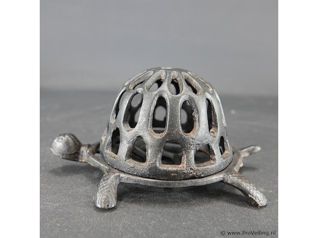 Vintage gietijzeren touwhouder in de vorm van een schildpad - afbeelding 2 van  5