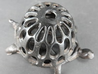 Vintage gietijzeren touwhouder in de vorm van een schildpad - afbeelding 4 van  5