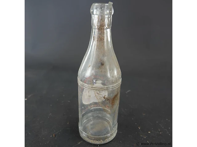 Vintage glazen frisdrankfles van de toby limonadefabriek uit het nederlandse oosterbeek - afbeelding 4 van  5