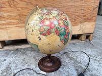 Vintage globe met verlichting - afbeelding 1 van  3