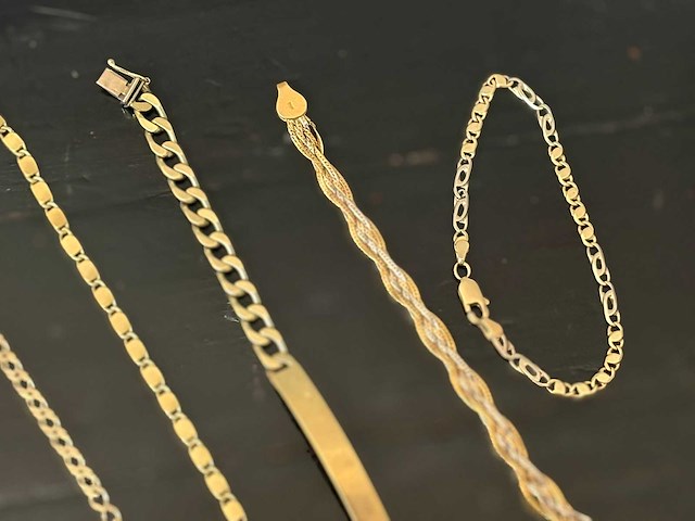 Vintage goudkleurige armbanden en schakelarmbanden - 7 delig - afbeelding 5 van  9