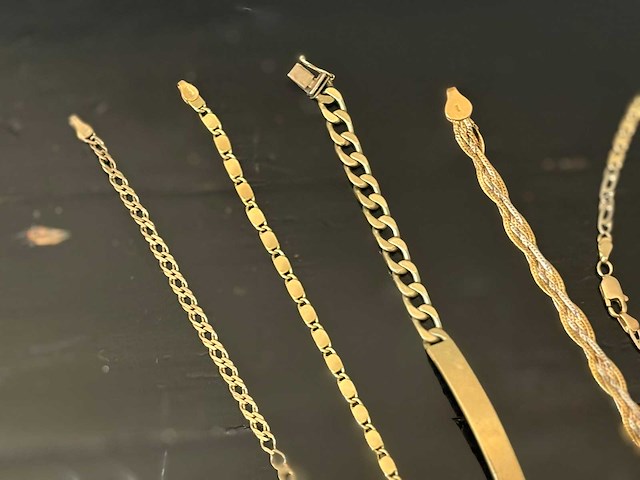 Vintage goudkleurige armbanden en schakelarmbanden - 7 delig - afbeelding 6 van  9