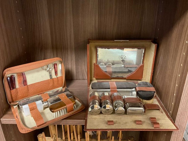 Vintage grooming kits - afbeelding 1 van  4