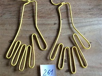 Div. goederen: wo. brocante, literatuur, meubelen, militaria, muziek, religieus, treinen, varia, curiosa enz.