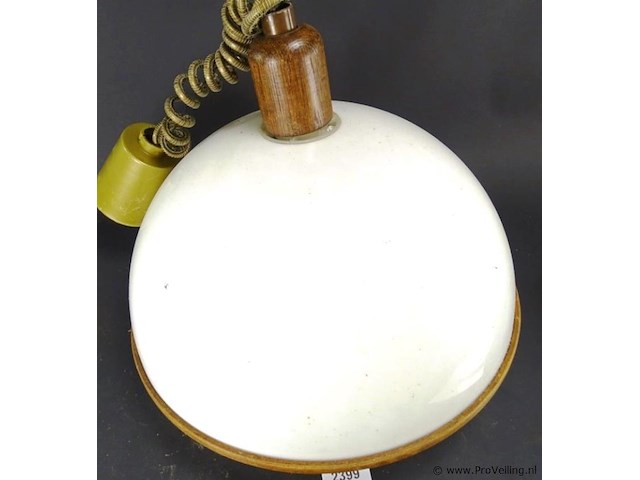 Vintage hanglamp met opaline kap - afbeelding 2 van  5