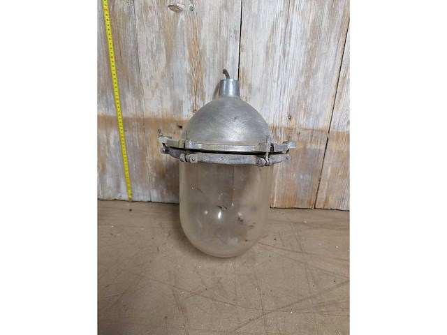 Vintage hanglamp. originele fabriekslamp - afbeelding 1 van  2