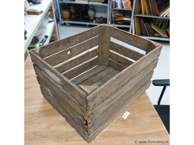Vintage houten fruitkrat - afbeelding 2 van  5