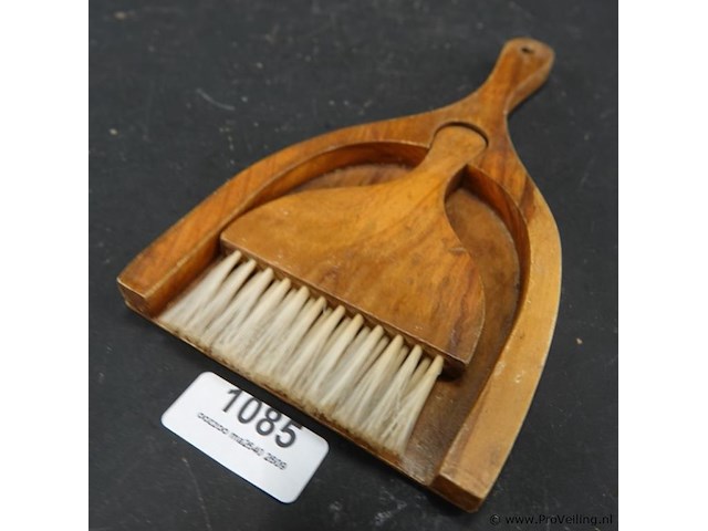 Vintage houten schuier met borstel - afbeelding 1 van  5