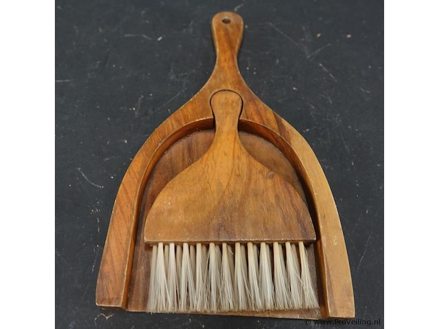 Vintage houten schuier met borstel - afbeelding 2 van  5