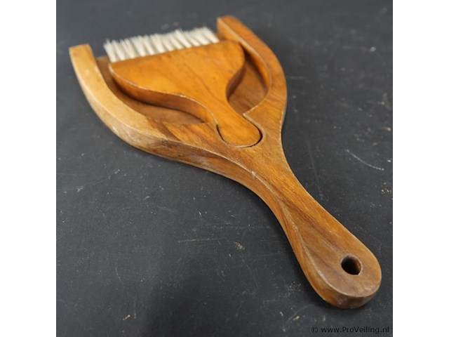 Vintage houten schuier met borstel - afbeelding 5 van  5