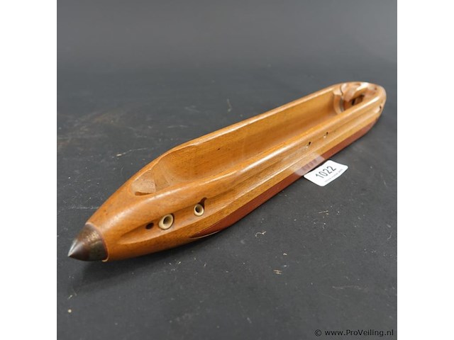 Vintage houten weefspoel (ook wel schietspoel of bootspoelgenoemd) - afbeelding 1 van  6