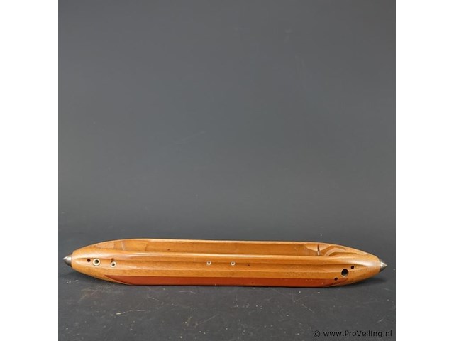 Vintage houten weefspoel (ook wel schietspoel of bootspoelgenoemd) - afbeelding 2 van  6
