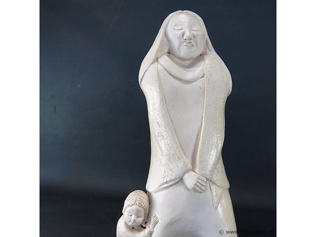 Vintage hozho navajo-sculptuur van een vrouw met een kom - afbeelding 3 van  5