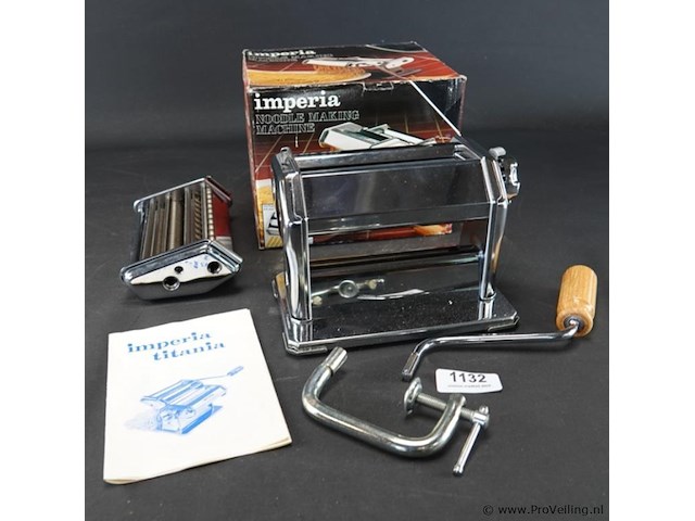 Vintage imperia noodle making machine in oorspronkelijke verpakking. - afbeelding 1 van  5