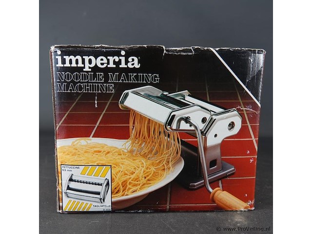 Vintage imperia noodle making machine in oorspronkelijke verpakking. - afbeelding 5 van  5