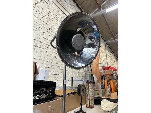 Vintage industriële staande lamp - afbeelding 3 van  5