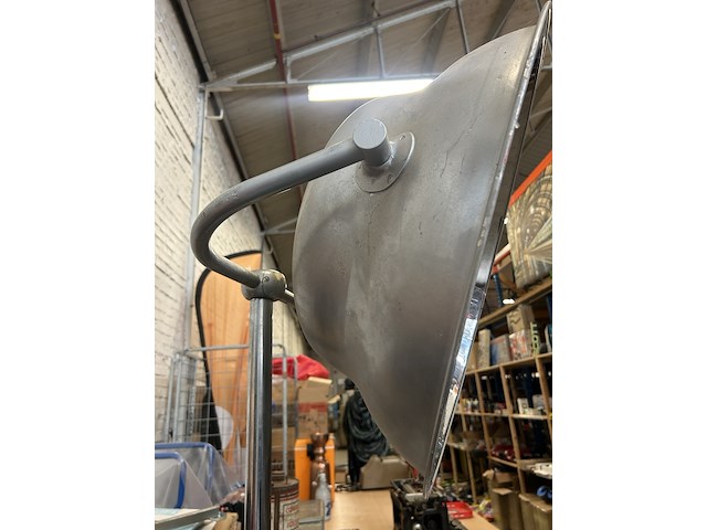 Vintage industriële staande lamp - afbeelding 5 van  5