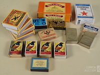 Vintage items - afbeelding 1 van  5