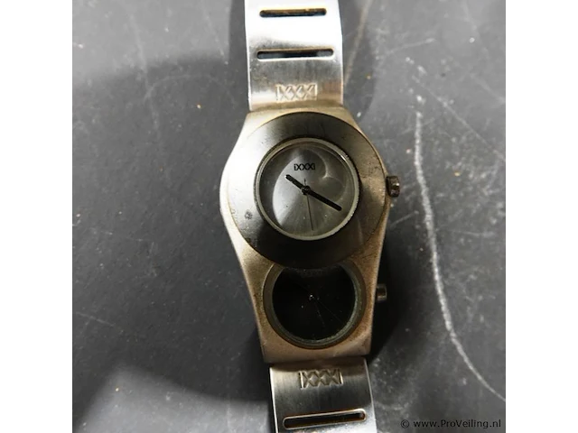 Vintage ixxxi polshorloge - afbeelding 2 van  5