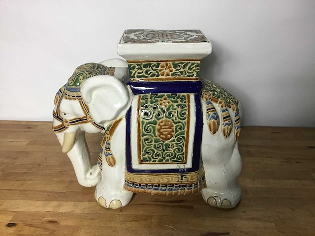 Vintage keramieken olifant plantentafel - afbeelding 1 van  6