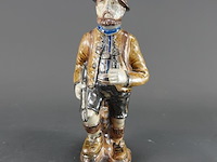 Vintage keramisch beeld van een jager in italiaans capodimonte-stijl - afbeelding 1 van  5